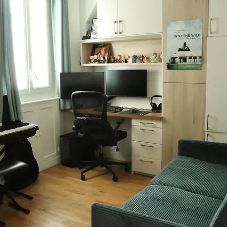 Stylish And Cozy Renovated 10 아파트