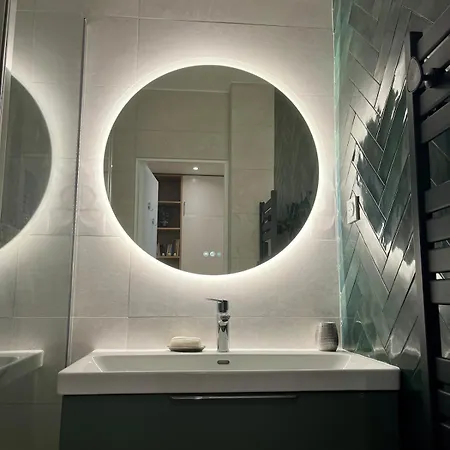 Stylish And Cozy Renovated 10 아파트