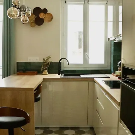 Stylish And Cozy Renovated 10 아파트