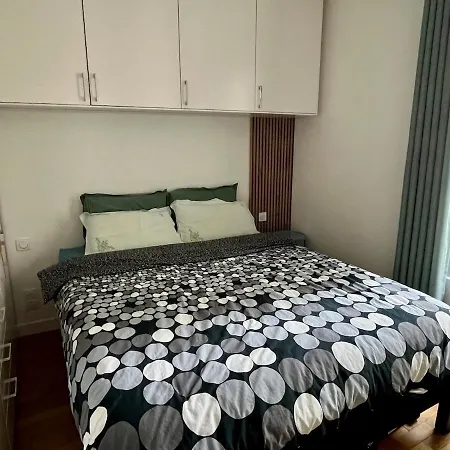 Stylish And Cozy Renovated 10