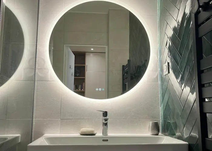 Stylish And Cozy Renovated 10 Lejlighed