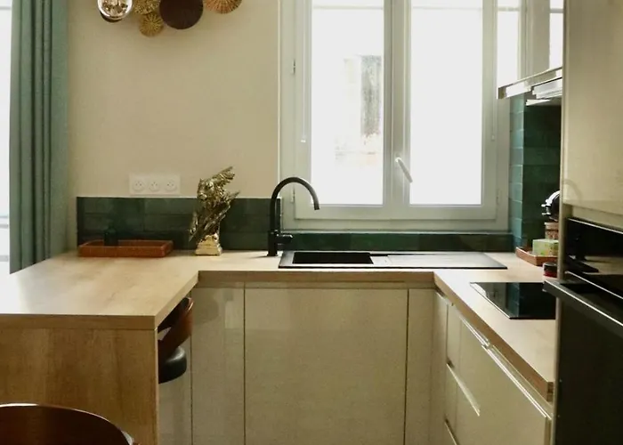 Stylish And Cozy Renovated 10 Lejlighed