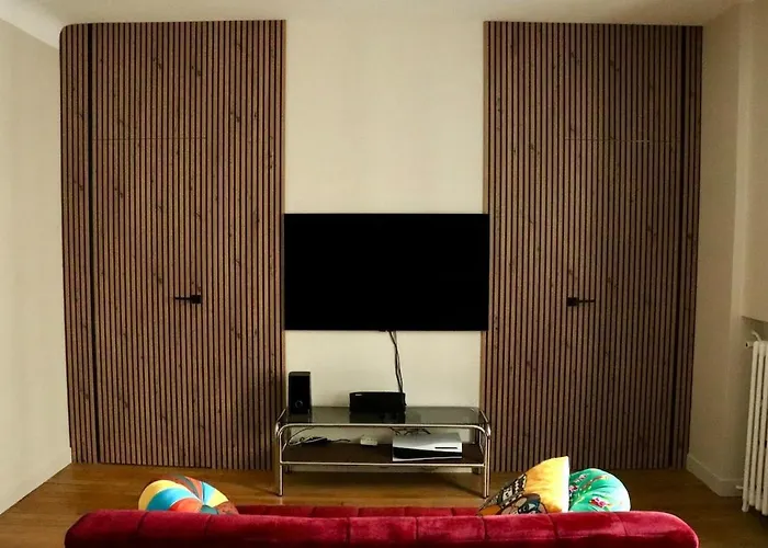 Stylish And Cozy Renovated 10 Lejlighed