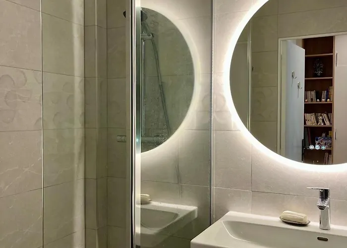 Stylish And Cozy Renovated 10 * Paris